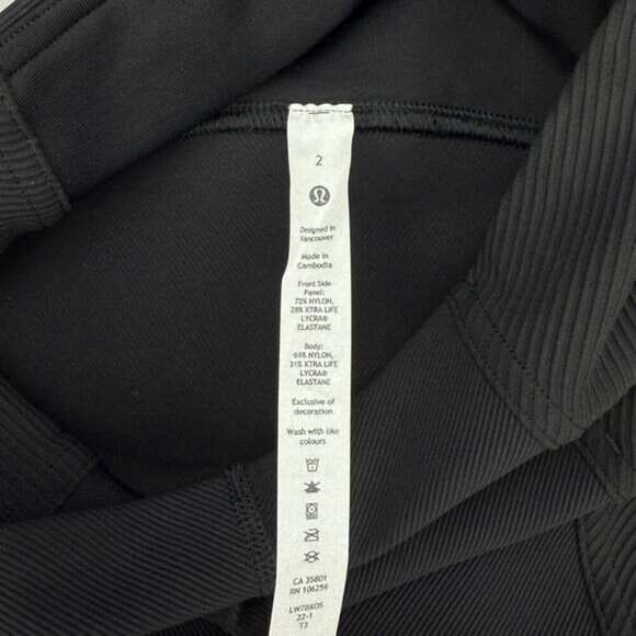 Lululemon Ribbed Luxtreme High-Rise Yoga Short 8" In Black Size 2 - Picture 3 of 6